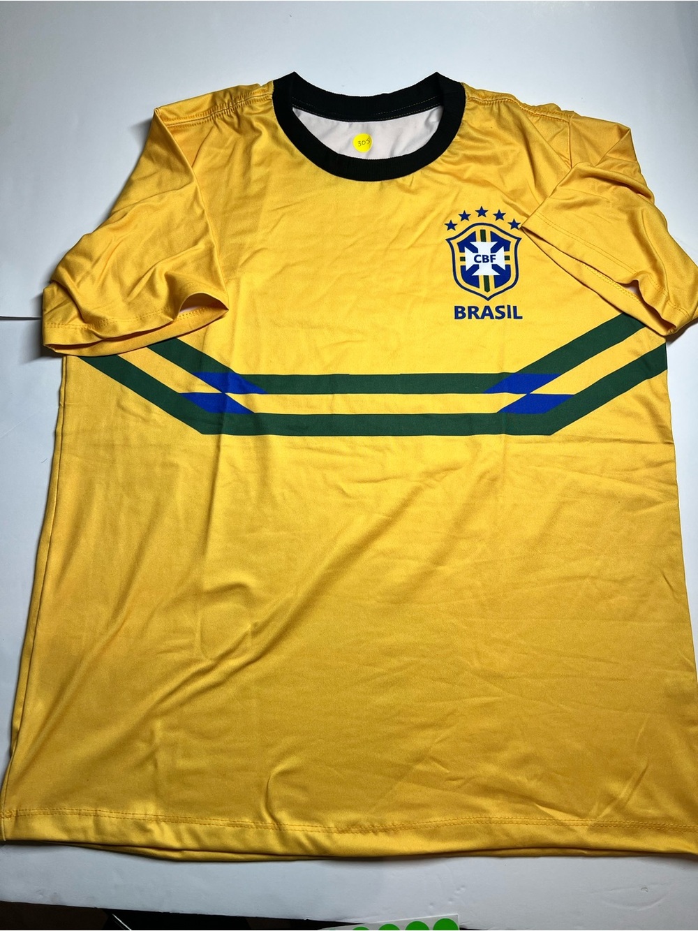 Brasil Yellow Soccer Jersey with Crest  size M